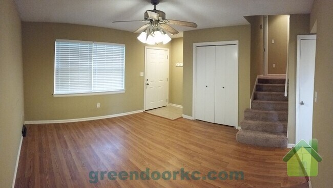 Foto del edificio - 1410 E Willow Dr