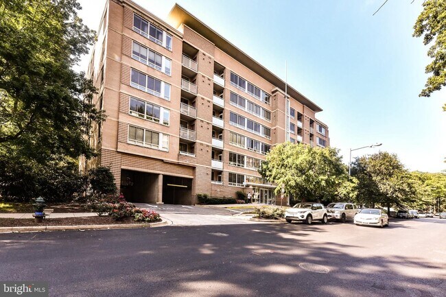 Foto del edificio - 350 G St SW