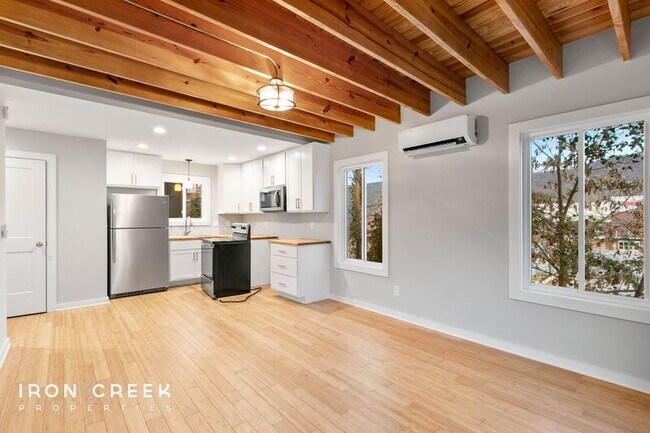 Foto del edificio - 32 E Citra St