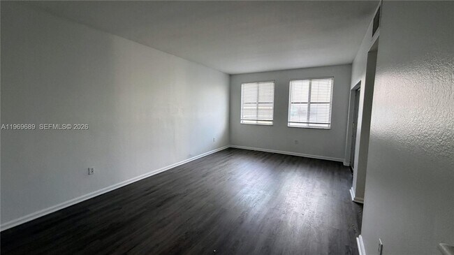 Foto del edificio - 17333 NW 7th Ave