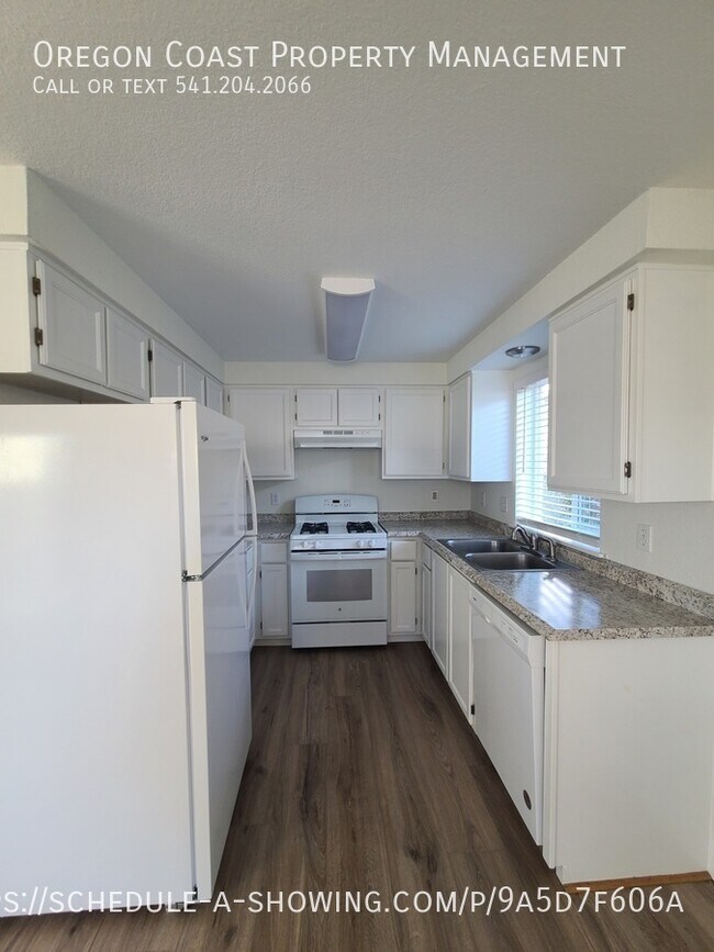 Foto del edificio - 1135 SE Oar Ave