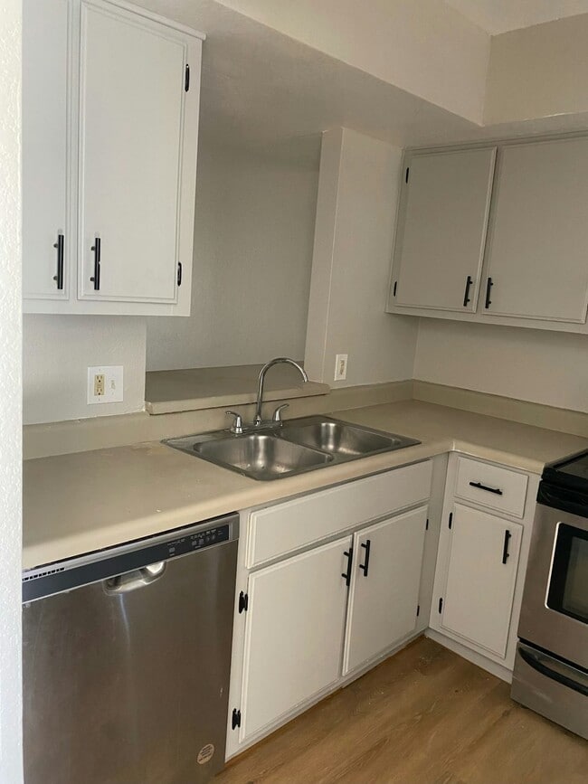 Building Photo - 2814 E Le Marche Ave