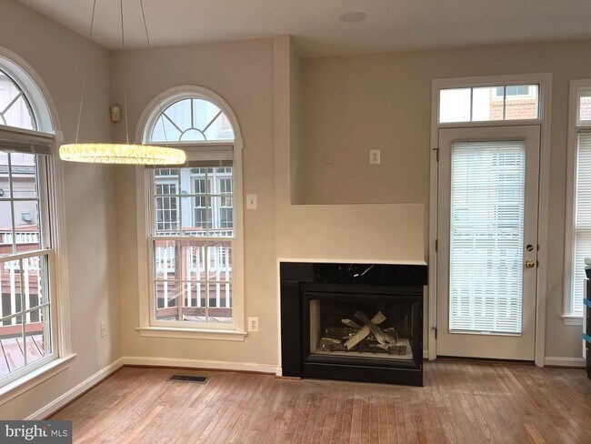 Foto del edificio - 729 N Vermont St