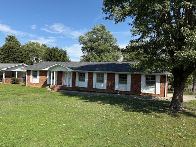 Foto del edificio - GORGEOUS RENOVATED HOME