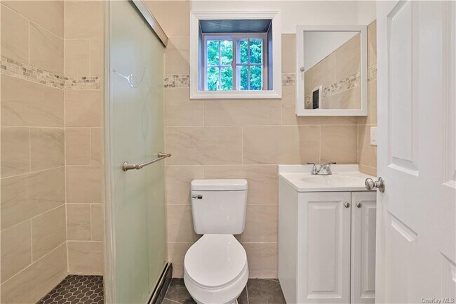 Foto del edificio - 14 Maple Ave