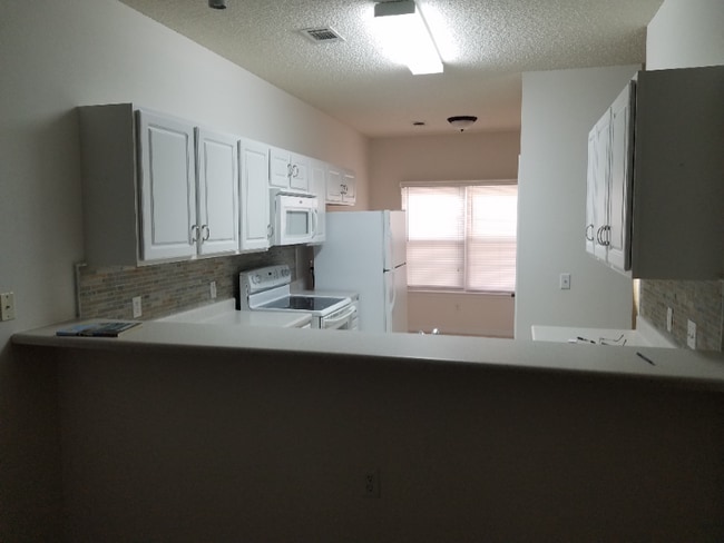 Building Photo - 5860 Spanish Trail