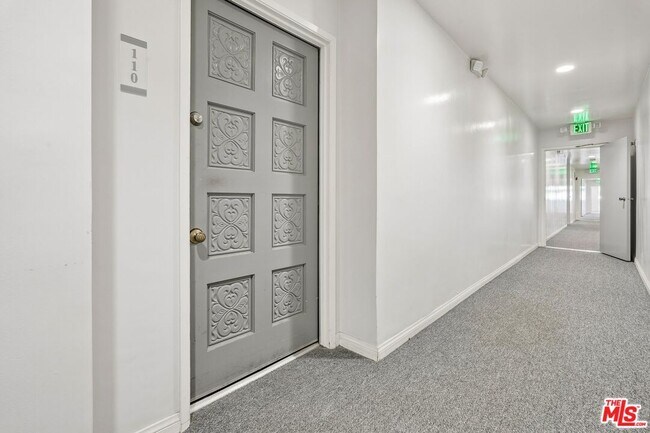 Foto del edificio - 530 S Barrington Ave