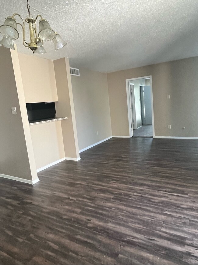 2/2 Con conexiones - Peachtree Apartments