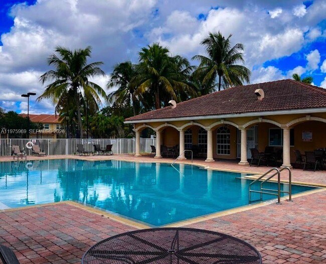 Foto del edificio - 8344 SW 27th St