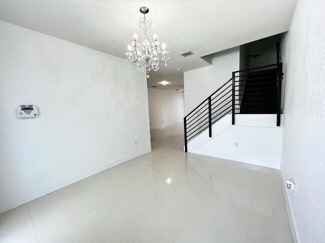 Foto del edificio - 492 SW 91st Pl