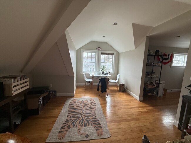 Foto del edificio - 27 Crosby Rd