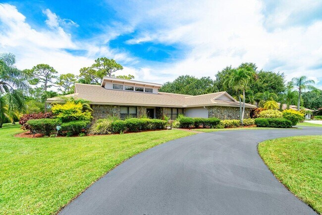 Building Photo - 9405 Dundee Dr