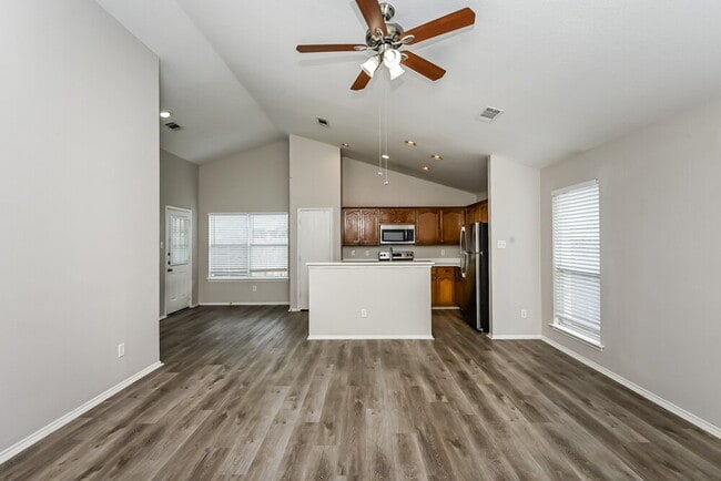 Building Photo - 1108 Boxwood Dr