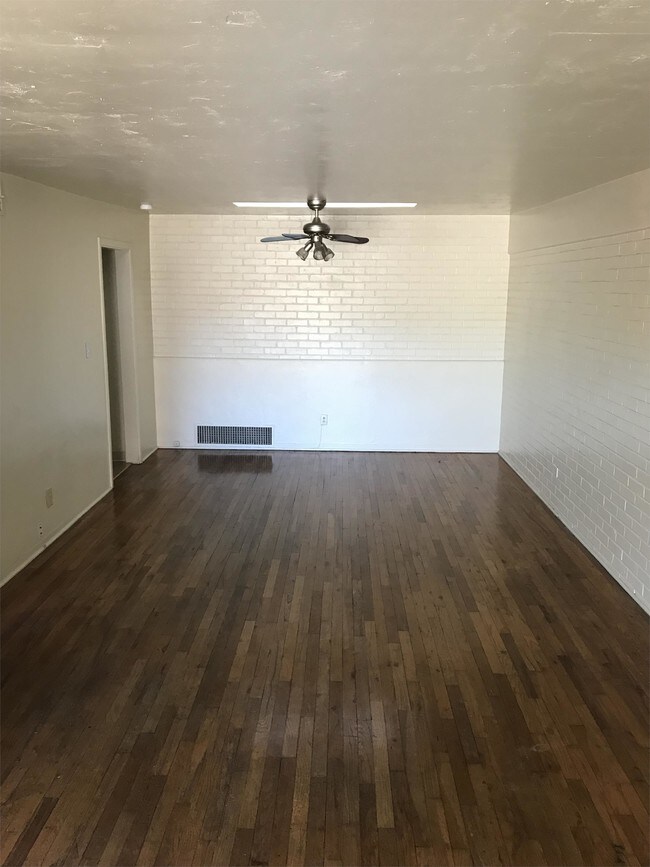 Foto del edificio - 3220 E Terra Alta Blvd