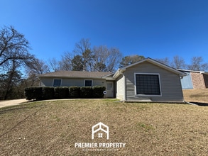 3012 Apple Valley Ln