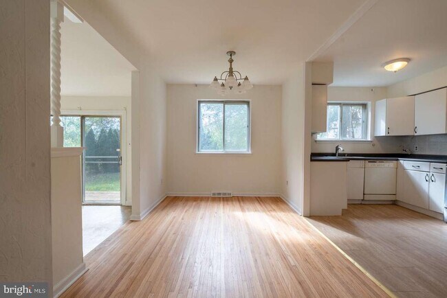 Foto del edificio - 1558 Specht Pl