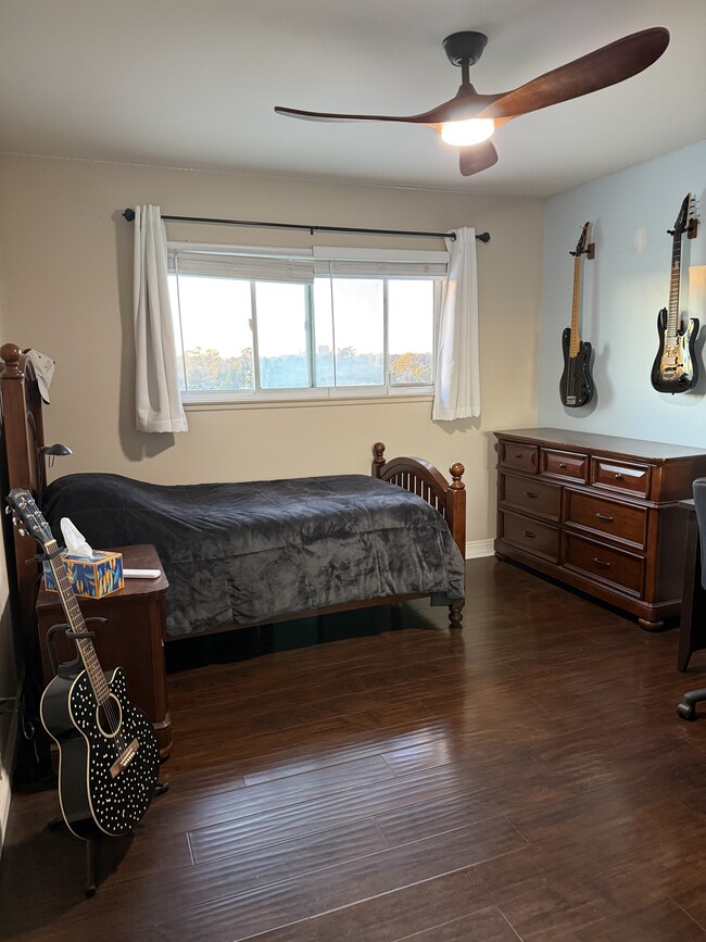 Bedroom 1-1 - 7010 Dennison St