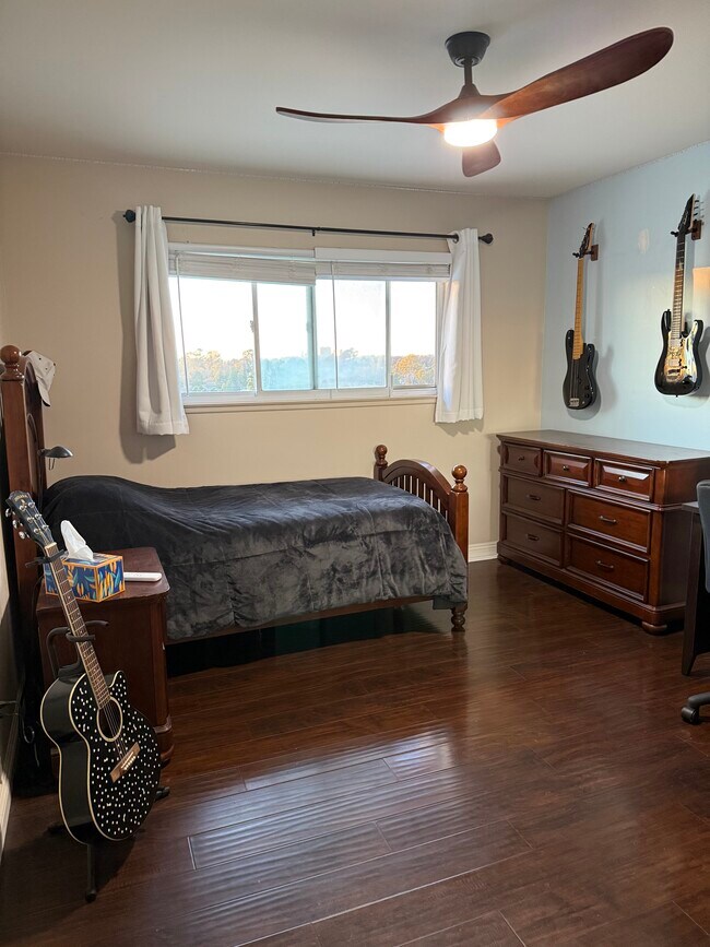 Dormitorio 1-1 - 7010 Dennison St