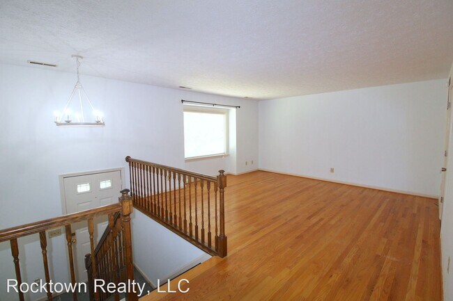 Building Photo - 3 br, 2.5 bath House - 935 Meadowlark Drive
