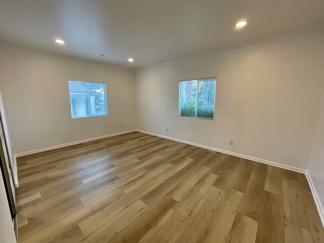 Foto del edificio - 2628 S Burnside Ave