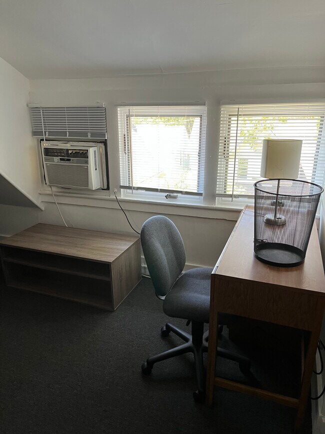 Dormitorio 2 (planta alta) - 209 Stewart Ave