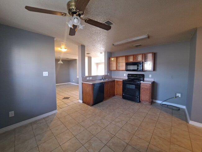 Foto del edificio - Great 2 Story 3/2.5/2 Available Now!