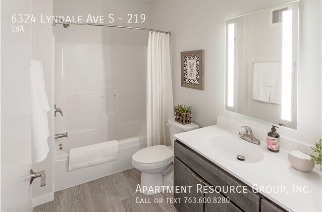 Building Photo - Studio Apartment for Rent in Richfield!