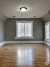 Building Photo - 973 Geranium Ave E