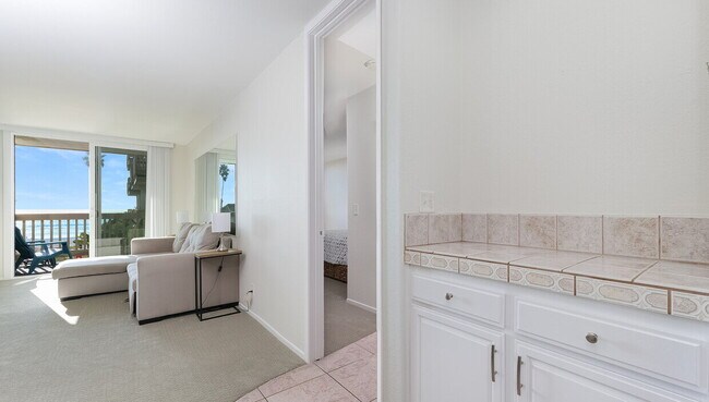 Foto del edificio - Coastal Living at Its Finest: Charming 1-B...