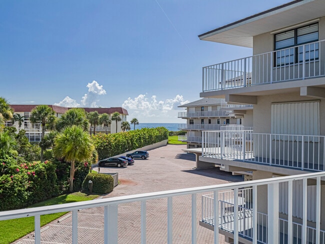 Building Photo - 5300 Jimmy Buffett Mem Hwy