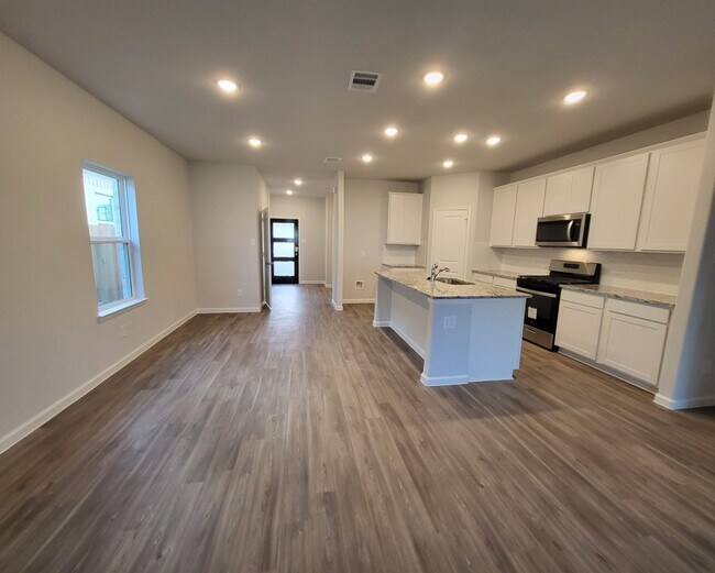 Foto del edificio - 8030 Peppercorn St