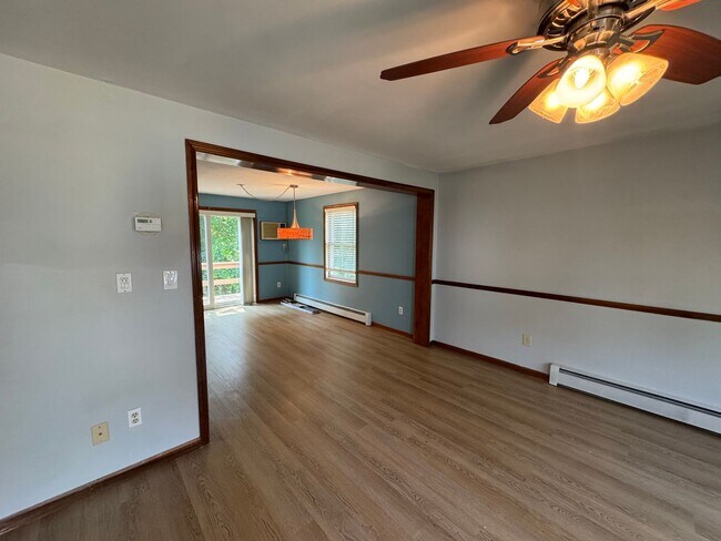 Foto del edificio - Woburn Townhouse| 2 Bed 1.5 Bath| Availabl...