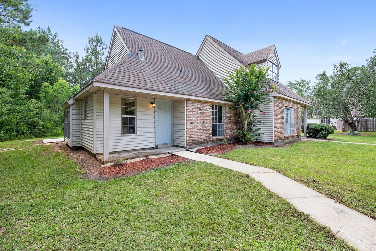 Building Photo - 73601 Chapman Dr