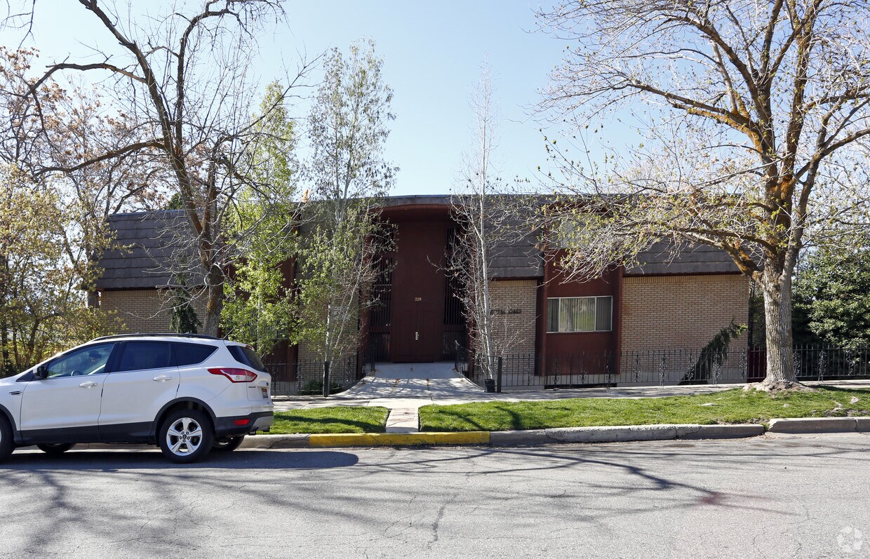Foto del edificio - Royal Oaks