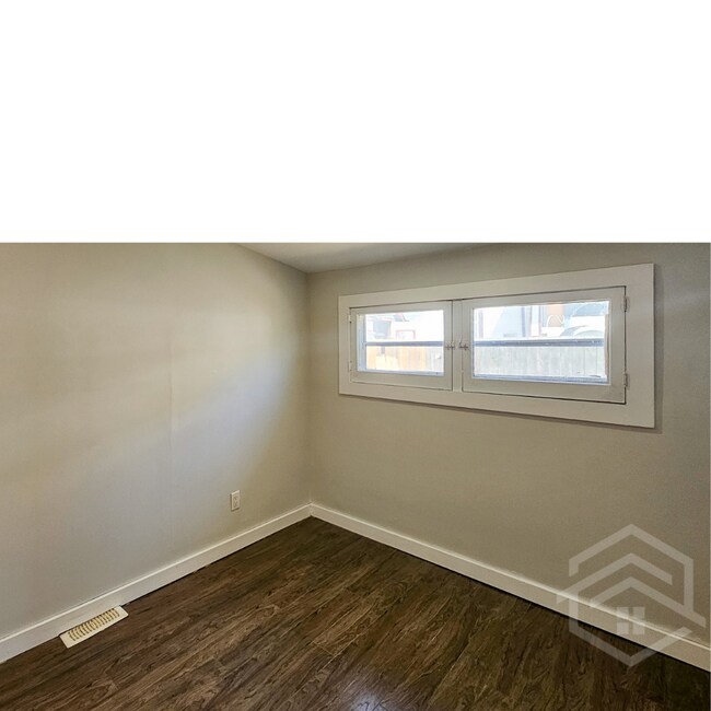 Photo du bâtiment - One Bedroom Apartment Living!