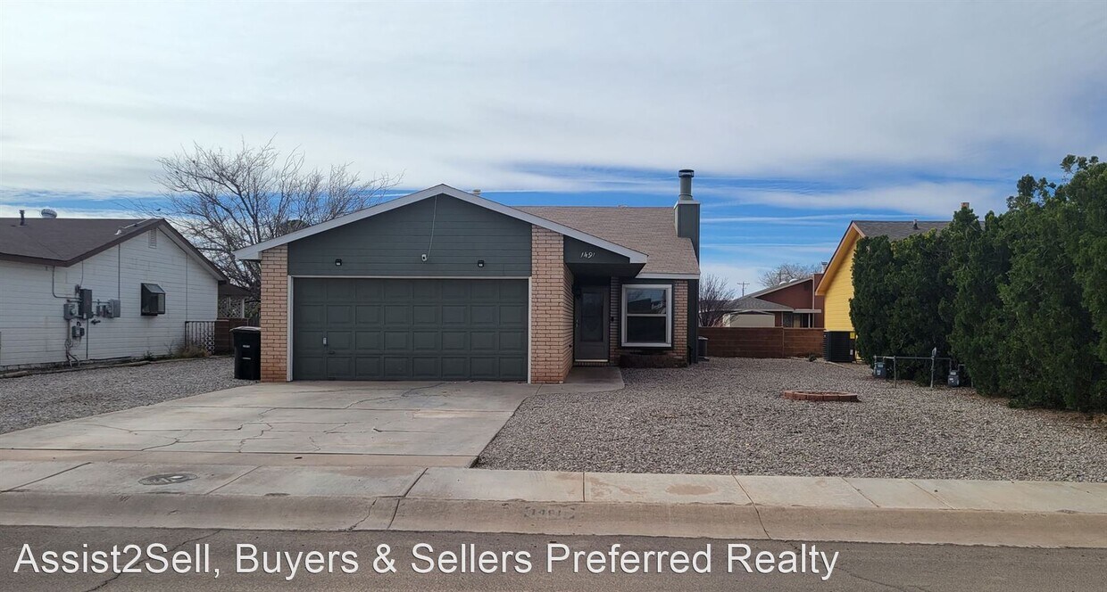 Primary Photo - 3 br, 2 bath House - 1491 Lindberg