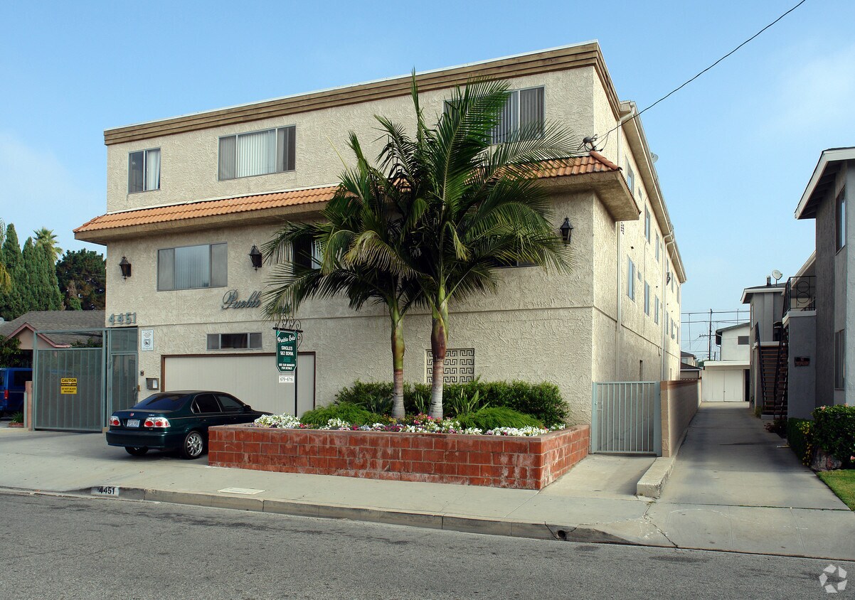 Foto del edificio - 4451 W 130th St