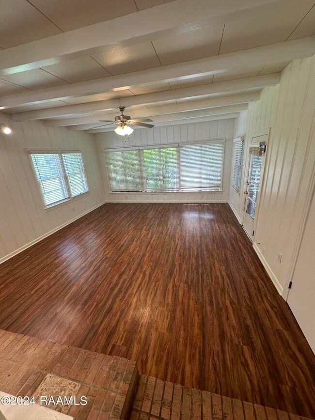 Building Photo - 129 S Southlawn Dr