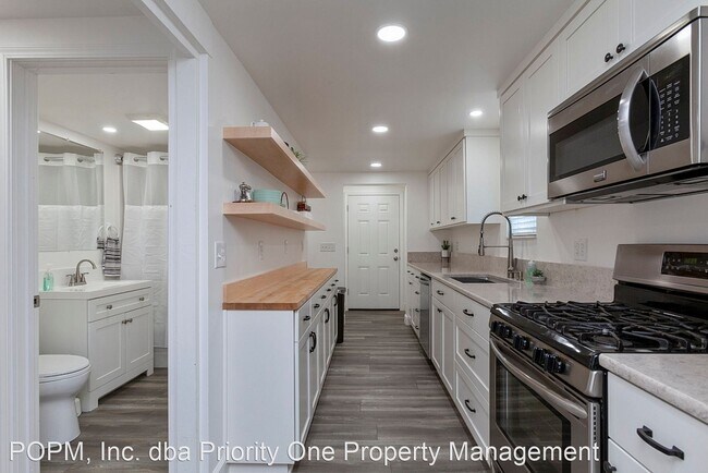 Building Photo - 4 br, 2 bath House - 5625 SE Tolman St