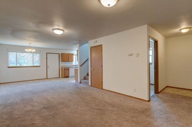 Foto del edificio - 1245-1431 NW Falls Creek Lp