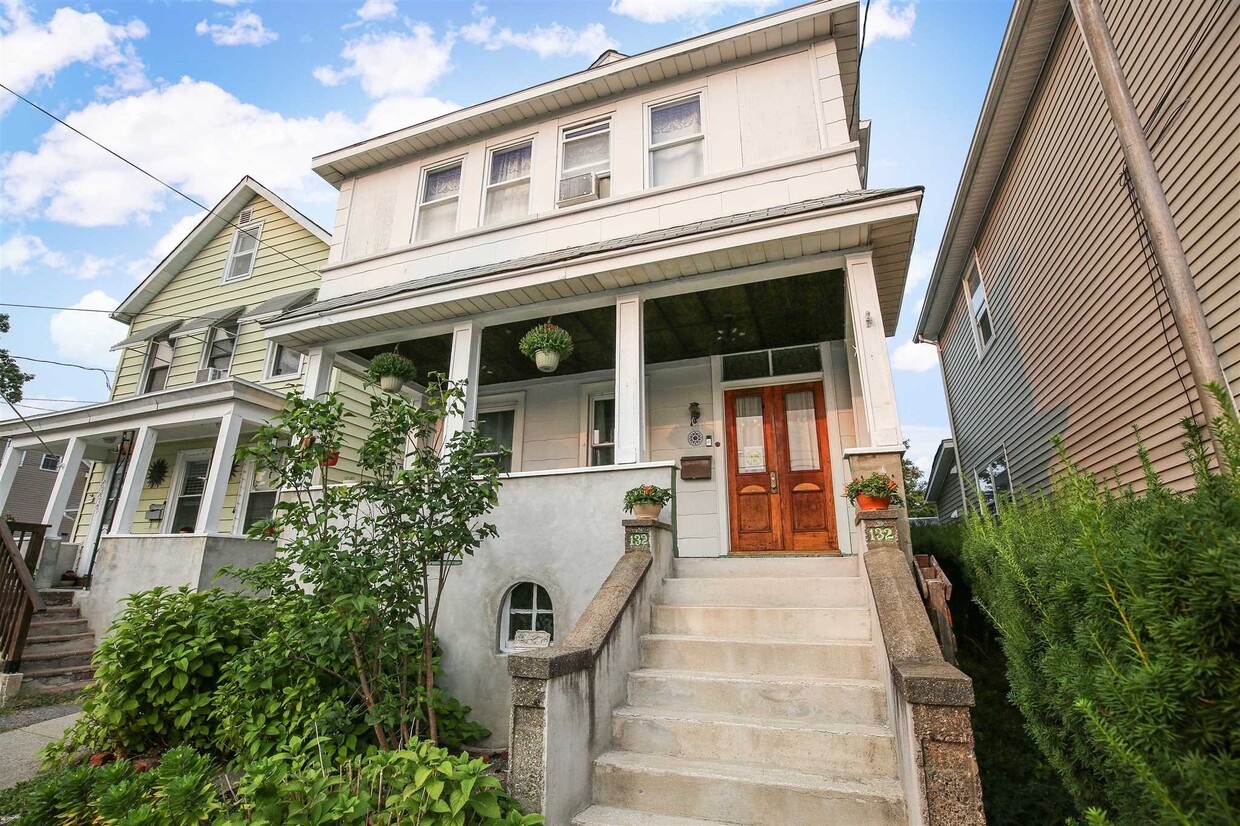 Foto principal - 132 Verplanck Ave