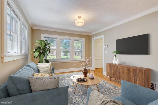 Building Photo - 4 br, 1 bath House - 3228 North Thomas Avenue