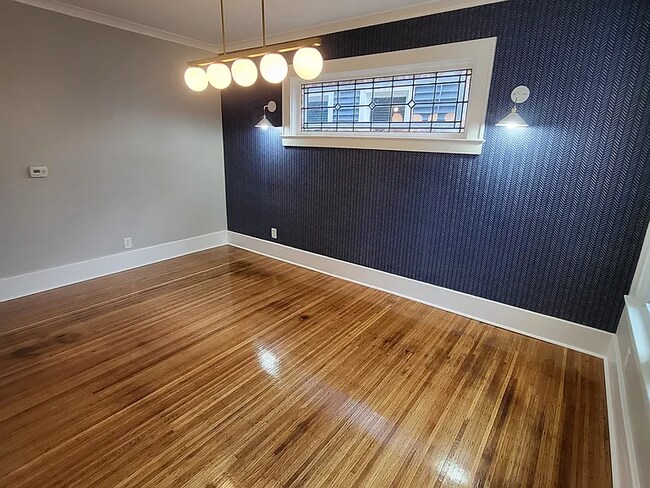 Building Photo - 25 Richland St