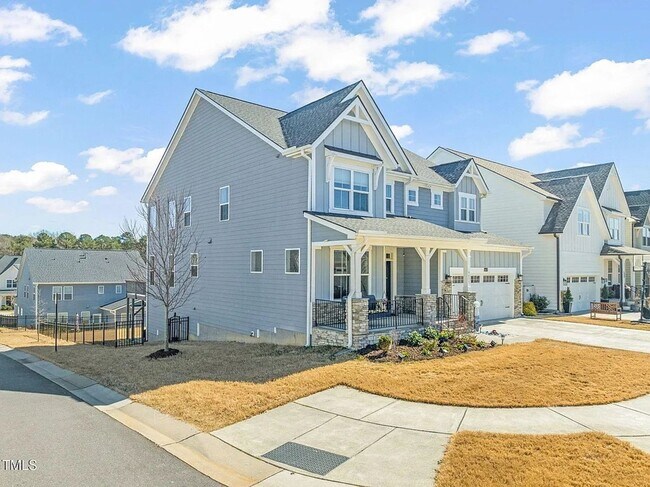 Building Photo - Stunning 5 Bedroom, 4.5 Bathroom House in Wake Forest