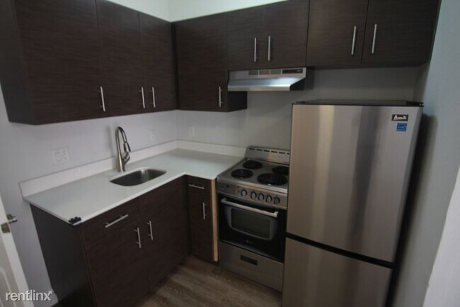 Foto del edificio - 1417 N Bronson Ave