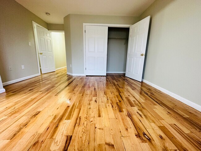 Building Photo - 766 S 17th St