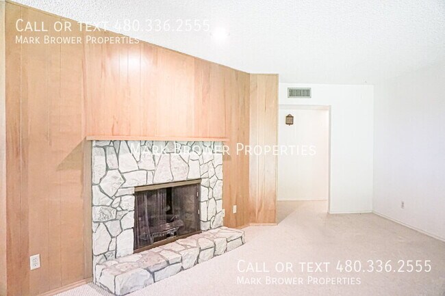 Foto del edificio - 8726 E Sells Dr