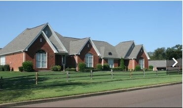 Building Photo - 8809 Glen Crossing
