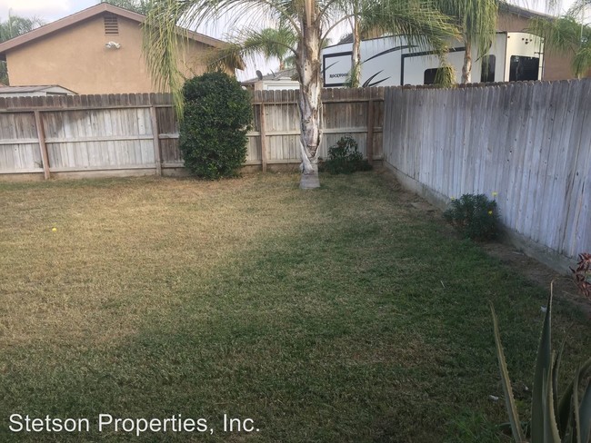 Foto del edificio - 974 N Silver Maple St