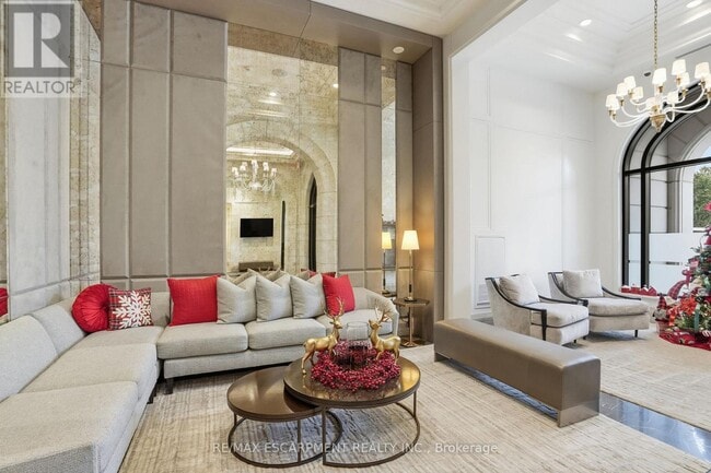 Building Photo - 300 Randall St